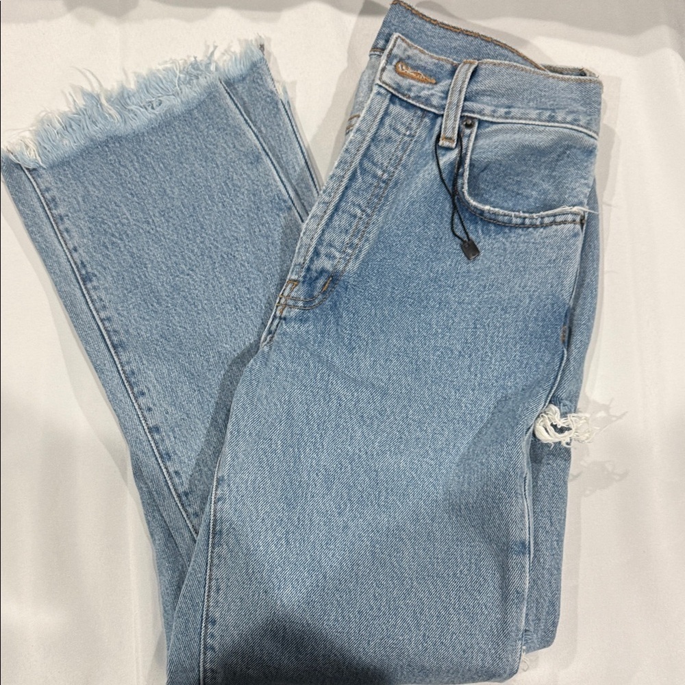Carmar Light Blue Straight Leg Jeans. NWT. SIZE 26.